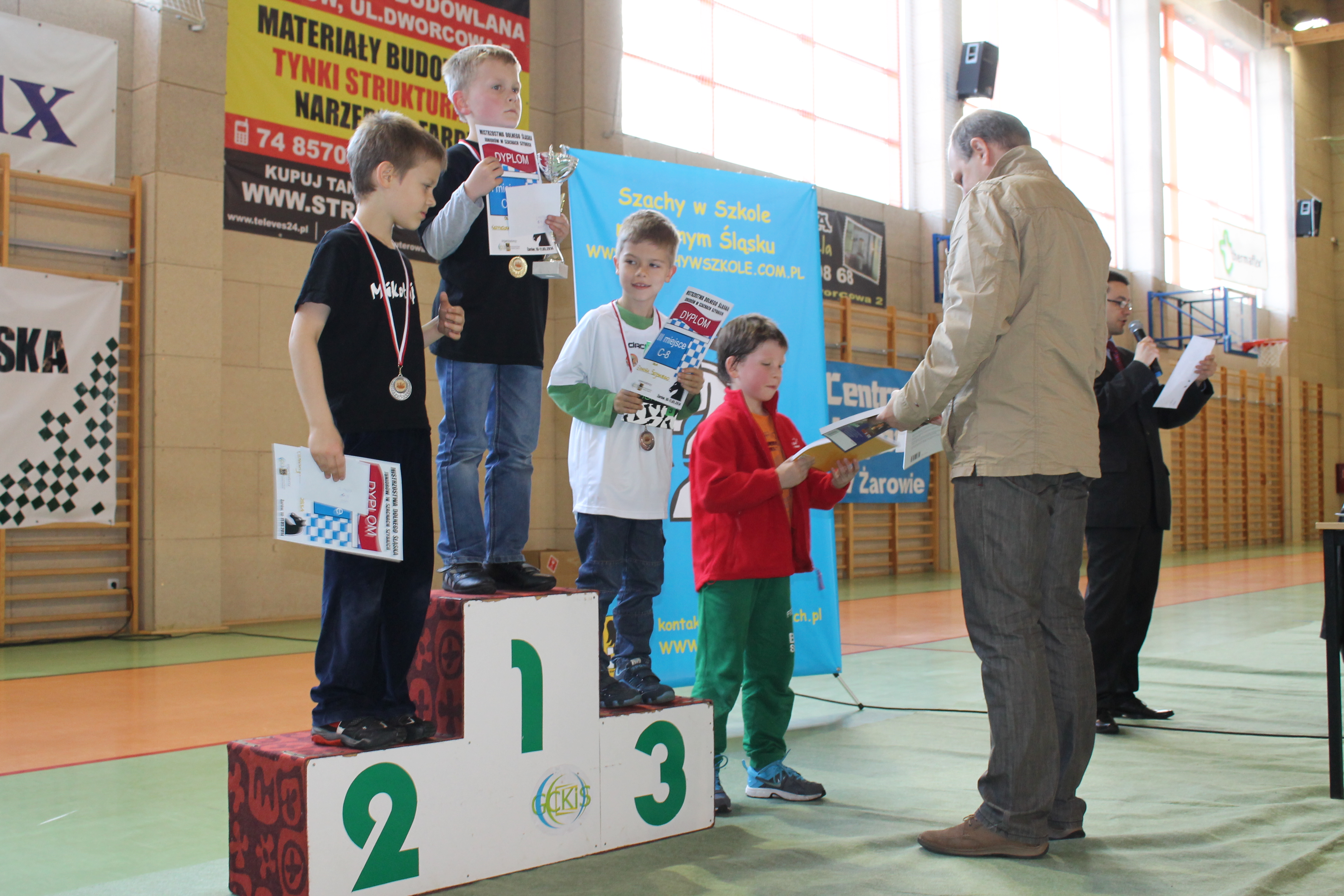 Brązowy medal Ernesta Sojskiego w Mistrzostwach Dolnego Śląska Juniorów w Szachach Szybkich, Żarów, 10-11.05.2014